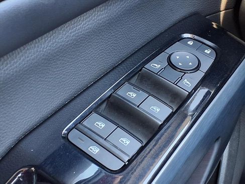 Certified 2024 Nissan Pathfinder SL image 19