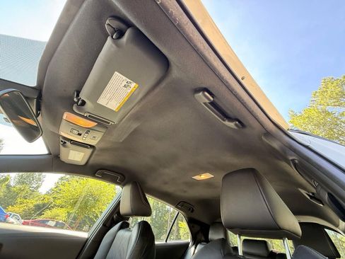 Used 2019 Toyota Corolla XSE FWD image 46