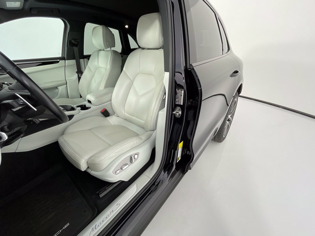 Used 2023 Porsche Macan S AWD/4WD image 11