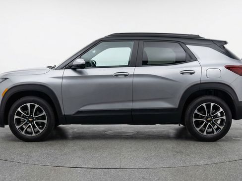 Used 2025 Chevrolet TrailBlazer LT FWD image 5