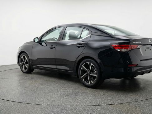 Used 2025 Nissan Sentra SV image 6