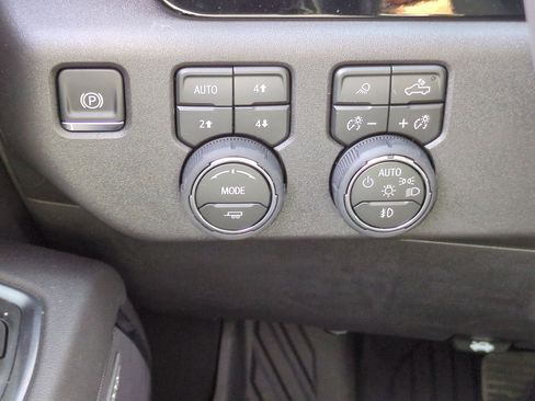 New 2026 Chevrolet Silverado 1500 LT Trail Boss w/ Safety Package image 18