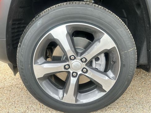 New 2025 Jeep Grand Cherokee L Limited w/ Luxury Tech Group II image 12