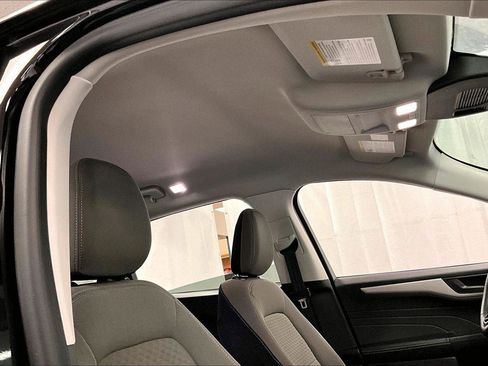 Used 2022 Ford Escape SE w/ SE Sport Appearance Package image 21