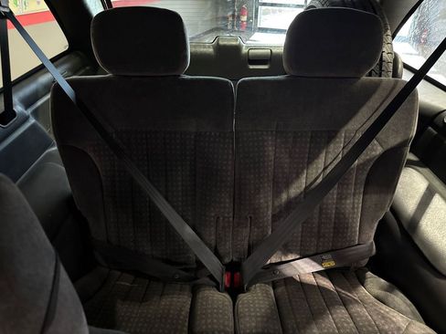 Used 2002 Chevrolet Blazer LS w/ Preferred Equipment Group image 87