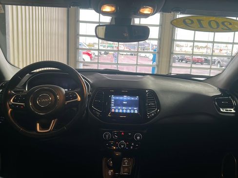 Used 2019 Jeep Compass Latitude AWD/4WD image 27