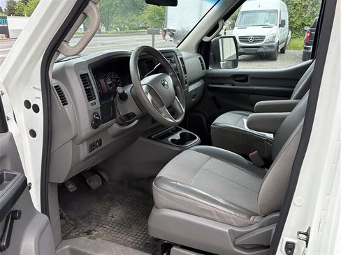 Used 2014 Nissan NV 2500 S w/ Side & Curtain Airbag Package RWD image 7