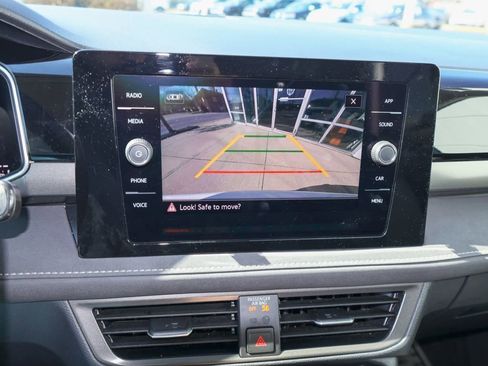 Certified 2025 Volkswagen Taos SE image 13