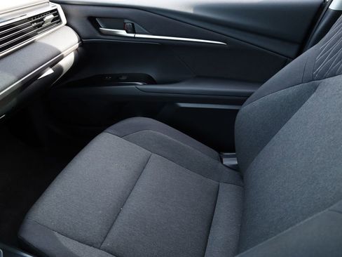 Used 2025 Toyota Camry LE image 8