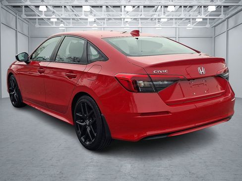 Used 2023 Honda Civic Sport image 3