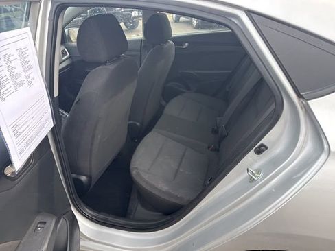 Used 2021 Hyundai Accent SE image 9