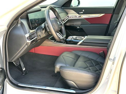 Certified 2025 BMW 740i image 11