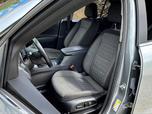 Used 2023 Chevrolet Equinox LT w/ Driver Convenience Package image 23