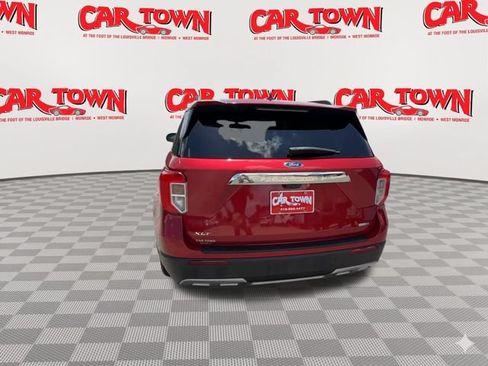 Used 2020 Ford Explorer XLT w/ Equipment Group 202A AWD/4WD image 7