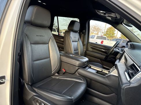 Used 2023 GMC Yukon Denali image 25