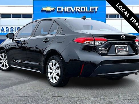 Used 2022 Toyota Corolla LE image 4