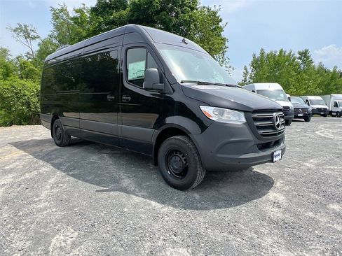 New 2024 Mercedes-Benz Sprinter 2500 image 8