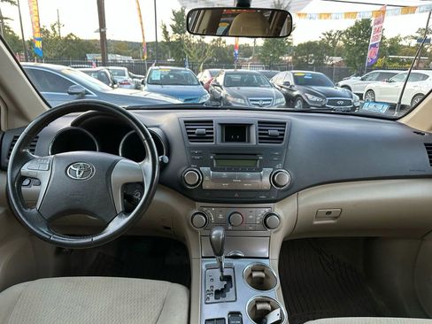 Used 2010 Toyota Highlander 4WD image 18