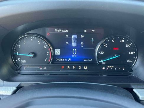 Used 2020 Ford Explorer XLT w/ Equipment Group 202A AWD/4WD image 31