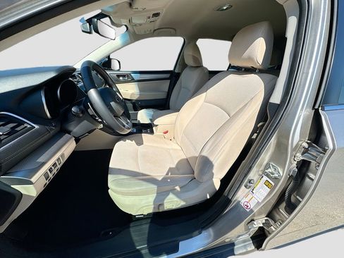 Used 2018 Subaru Outback 2.5i Premium AWD/4WD image 25