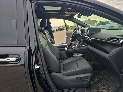 Used 2025 Toyota Sienna Platinum AWD/4WD image 22