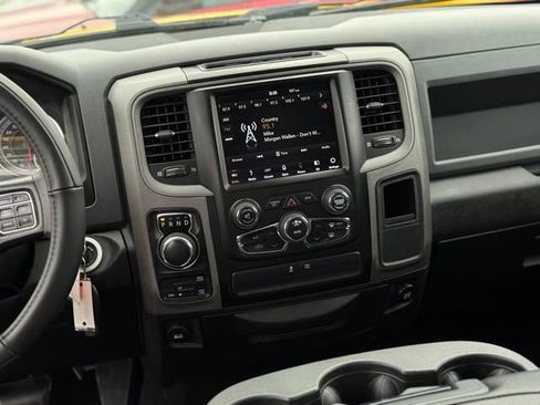 Used 2019 RAM 1500 Express w/ Wheel & Sound Group AWD/4WD image 18