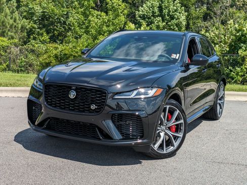 New 2026 Jaguar F-PACE SVR 575 Edition image 2