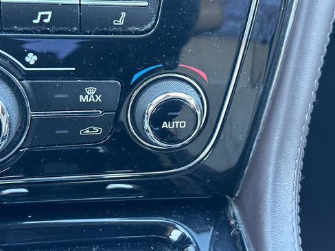 Used 2015 Jaguar XJ L Portfolio image 30