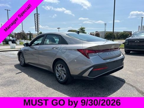 Used 2024 Hyundai Elantra SEL FWD image 5
