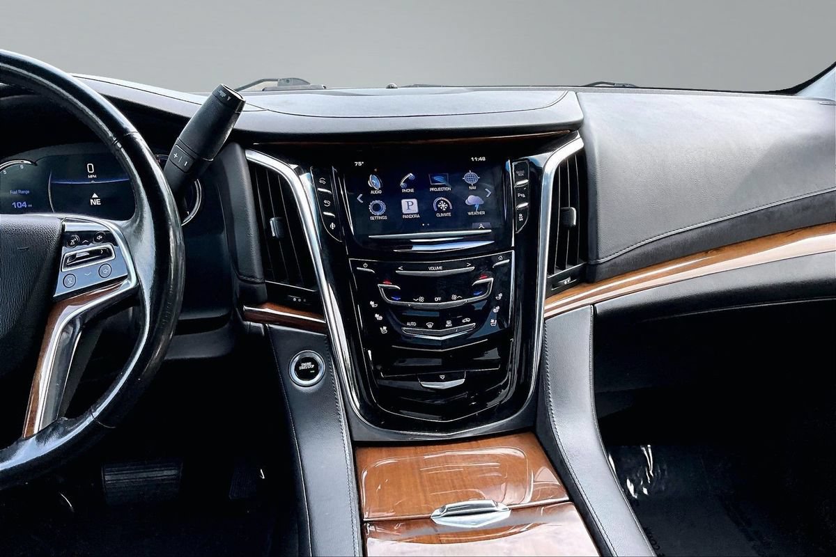 Used 2016 Cadillac Escalade ESV 2WD image 25
