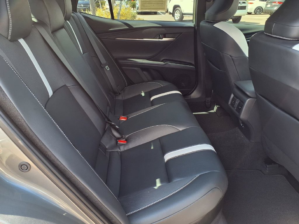 Used 2025 Toyota Camry SE w/ Convenience Package FWD image 17