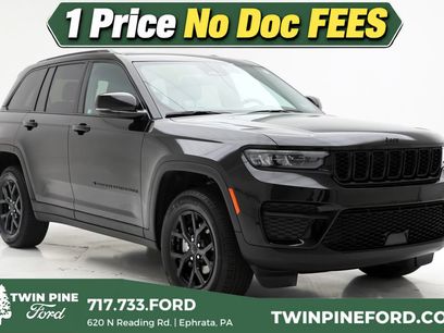 Used 2025 Jeep Grand Cherokee Altitude