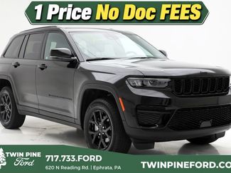 Used 2025 Jeep Grand Cherokee Altitude AWD/4WD 360° Tour
