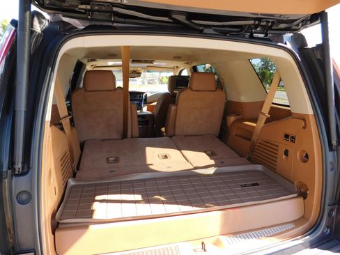 Used 2016 Cadillac Escalade Platinum AWD/4WD image 10