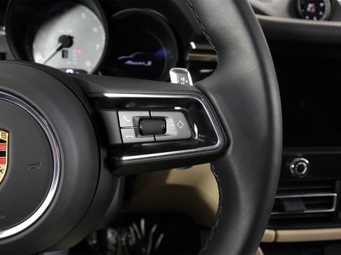 Certified 2025 Porsche Macan S image 15