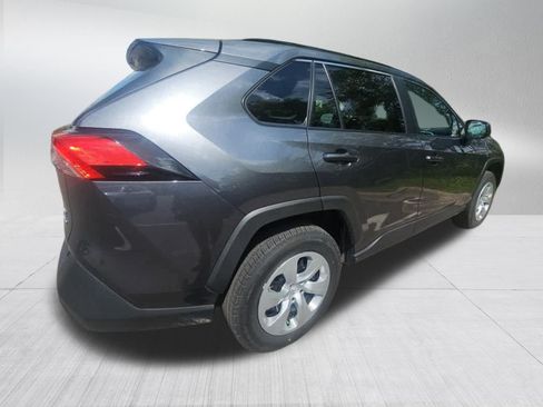 Used 2021 Toyota RAV4 LE AWD/4WD image 4