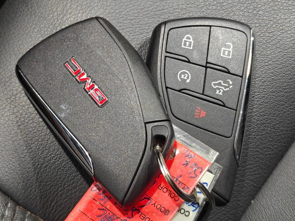 Used 2025 GMC Sierra 1500 Elevation w/ Elevation Premium Package AWD/4WD image 15