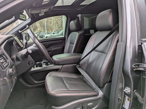 Used 2021 Nissan Titan PRO-4X w/ Pro-4x Convenience Package image 26