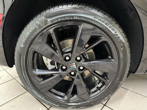 Certified 2025 Buick Envision Sport Touring image 14