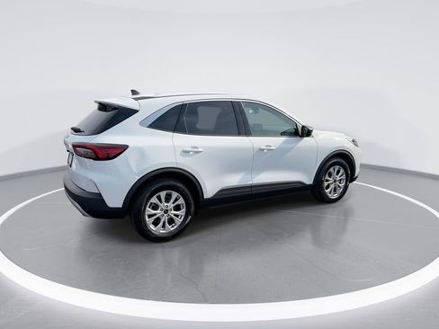 Used 2024 Ford Escape Active w/ Cold Weather Package image 8