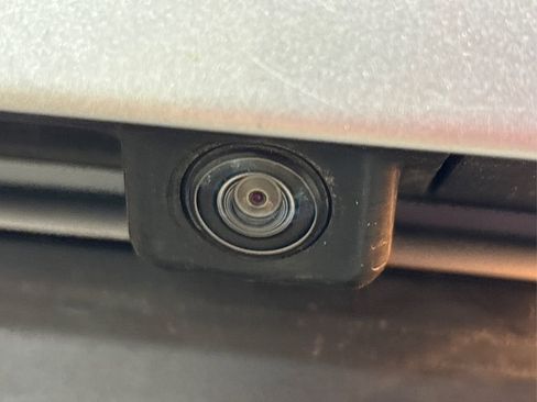 Used 2017 Volkswagen Tiguan S image 16