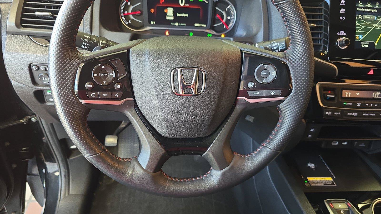 Used 2025 Honda Passport Black Edition image 28