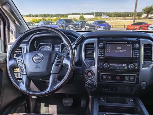 Used 2017 Nissan Titan Platinum Reserve image 9