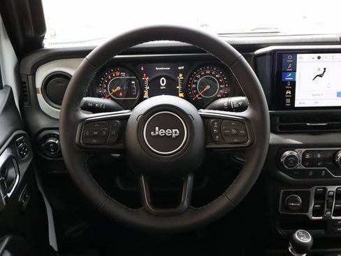 New 2025 Jeep Gladiator Sport image 17