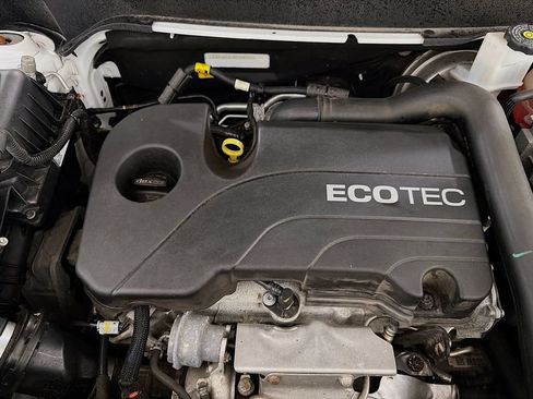 Used 2021 Chevrolet Equinox LT FWD image 30
