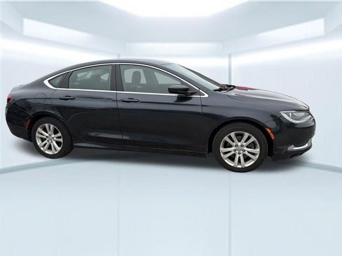 Used 2017 Chrysler 200 Limited Platinum FWD image 8
