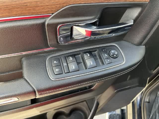 Used 2018 RAM 2500 Laramie w/ Convenience Group AWD/4WD image 32