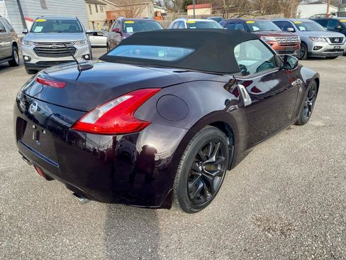 Used 2016 Nissan 370Z Touring RWD image 7