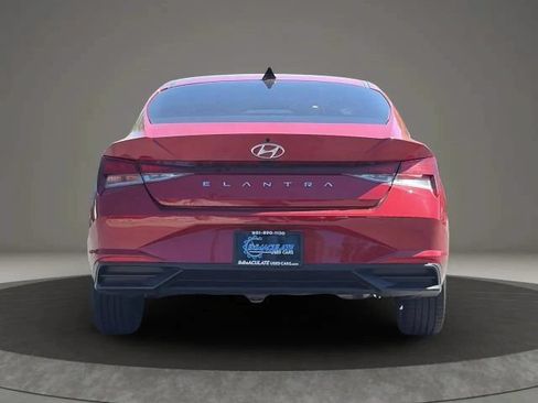 Used 2023 Hyundai Elantra SEL w/ Convenience Package FWD image 4