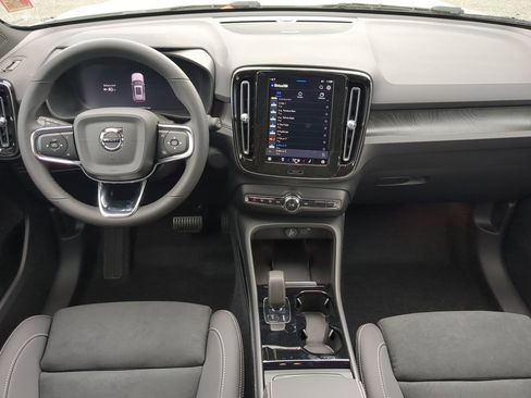 New 2024 Volvo XC40 Recharge Ultimate w/ Protection Package Premier image 14